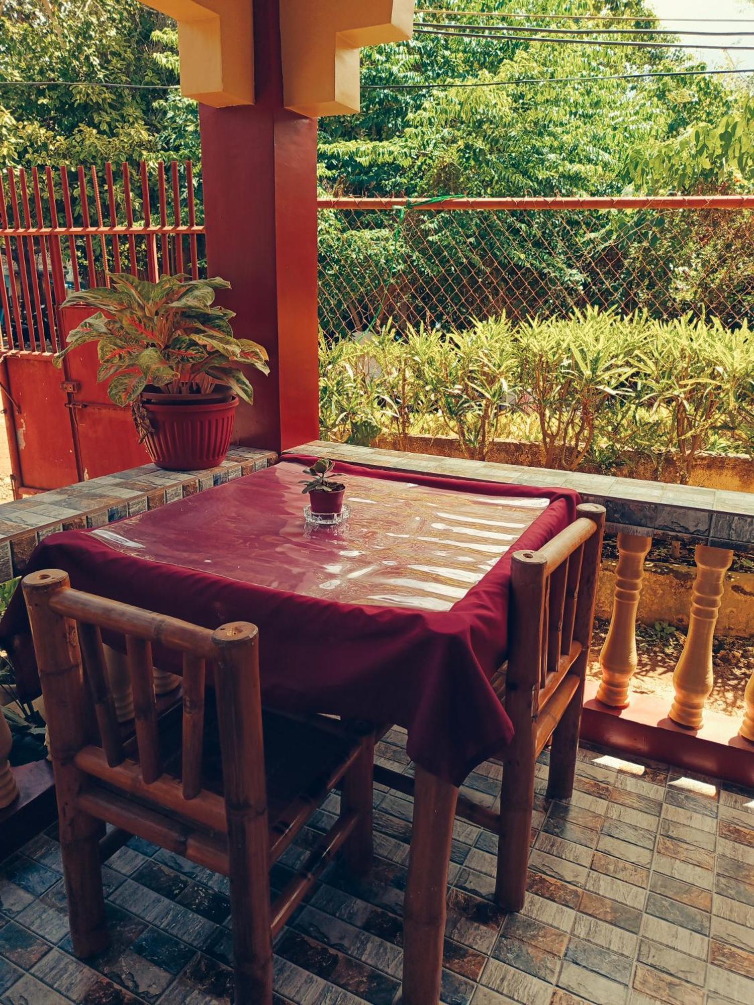 Peace Lily Studio Apartments Panglao-stad Buitenkant foto